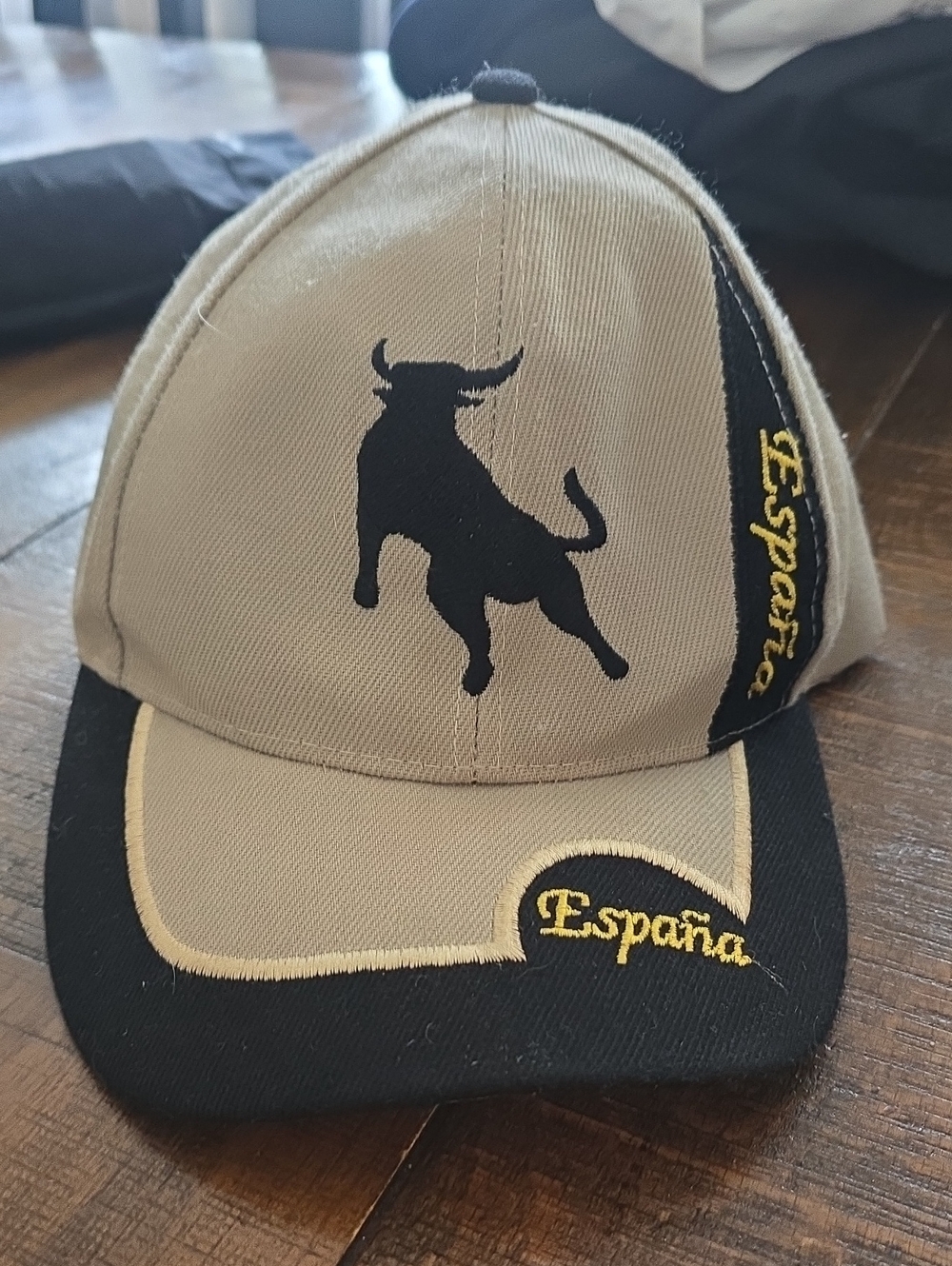 España Bull Logo Men’s Baseball Cap - Khaki and Black